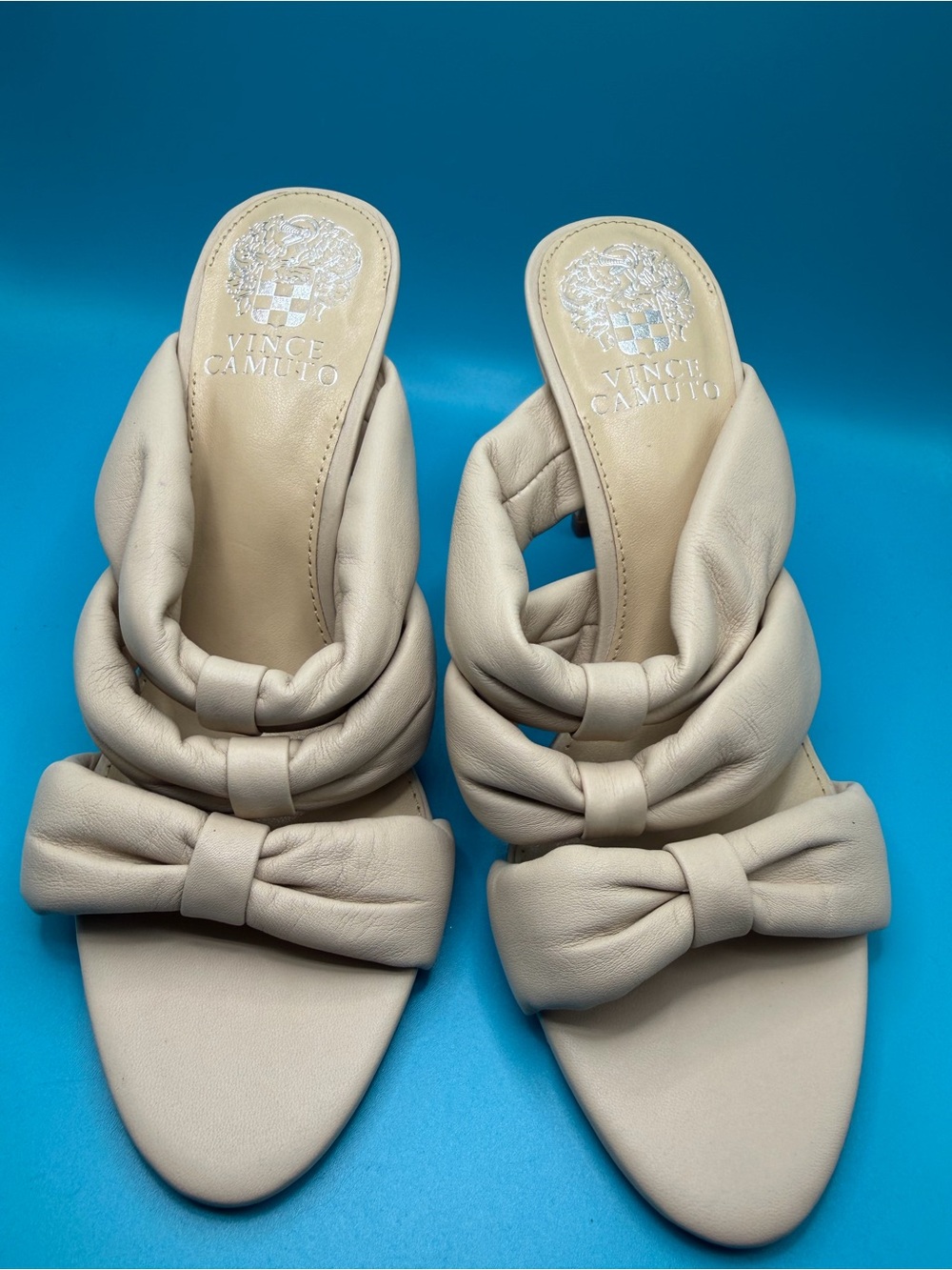 Vince Camuto Cream Knotted Slide Sandals